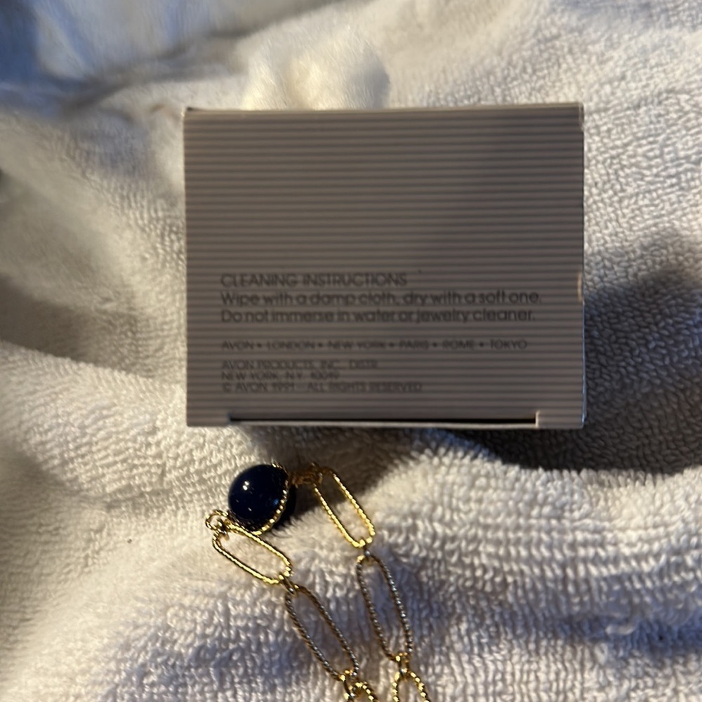 Avon 1991 Vintage Easy Elegance Necklace 15” Large Simulated Lapis/Goldtone - Picture 3 of 3
